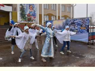 Мы открыли Главную новогоднюю ёлку Красненского района